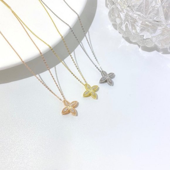 14kt GP Sterling Silver Clover Necklace - Picture 5 of 9